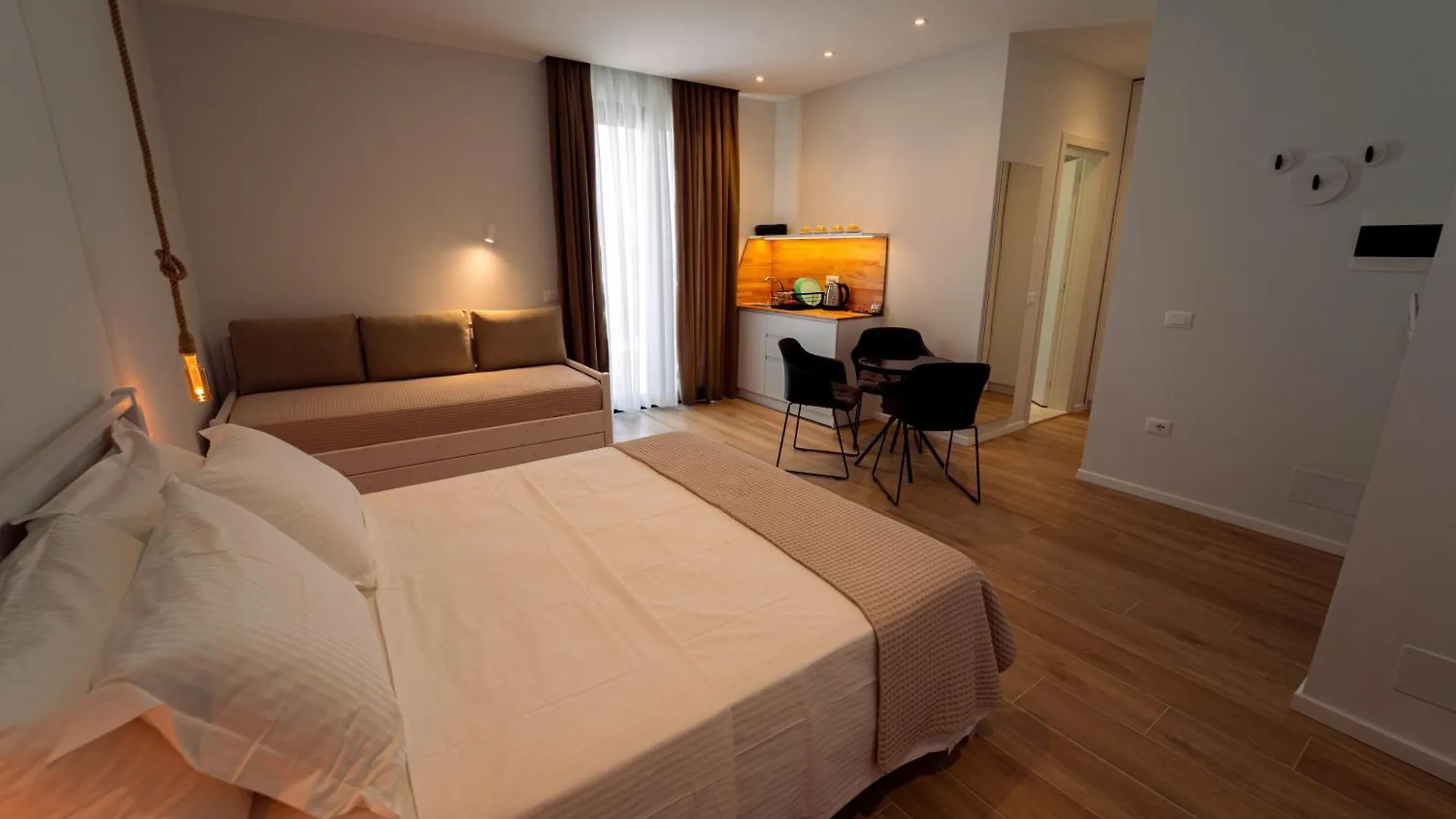 Hotel Vila 19 Dhërmi 3*,  Albania
